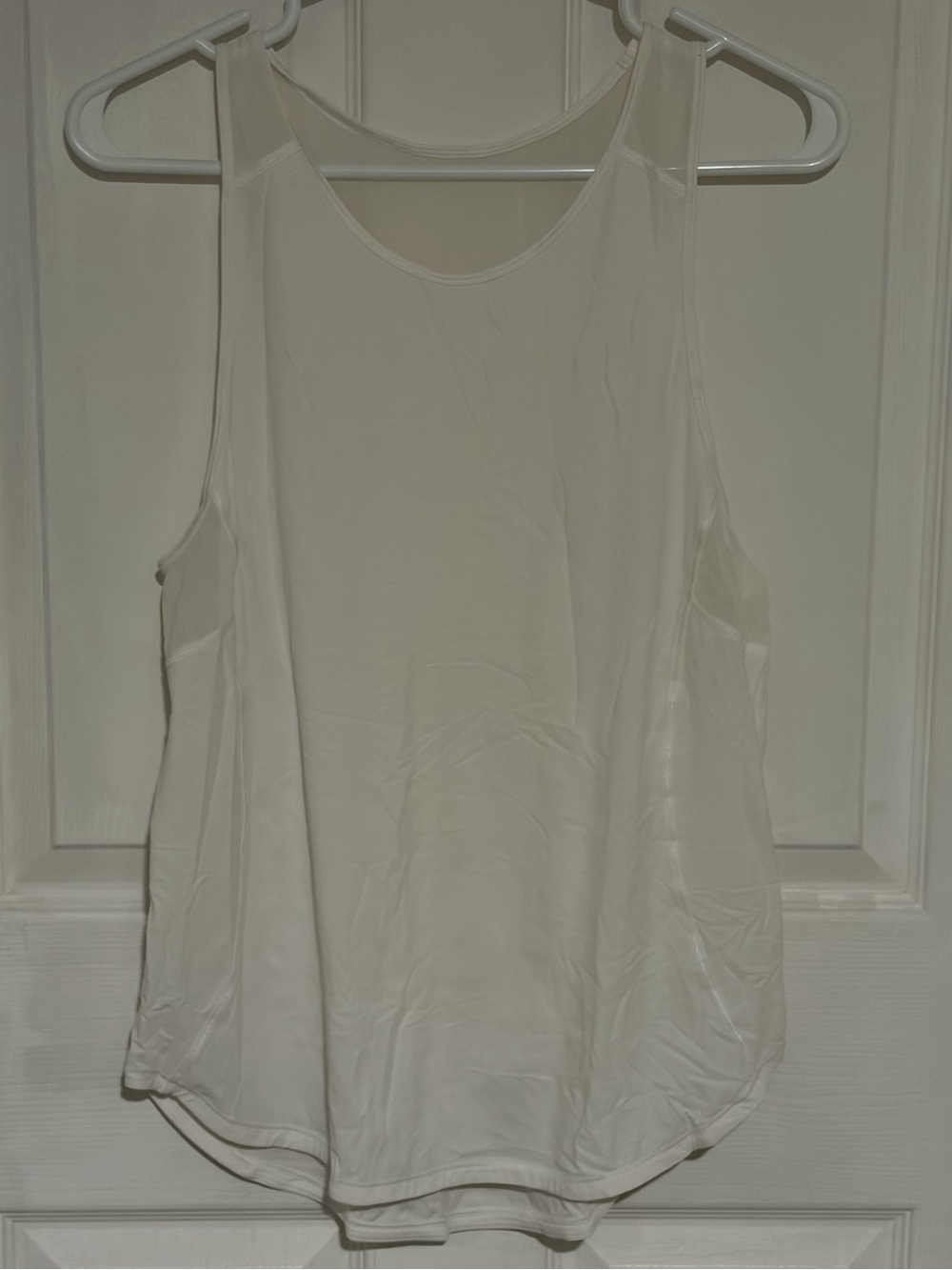 Sleeveless Scoop Neck Tank Top - White
